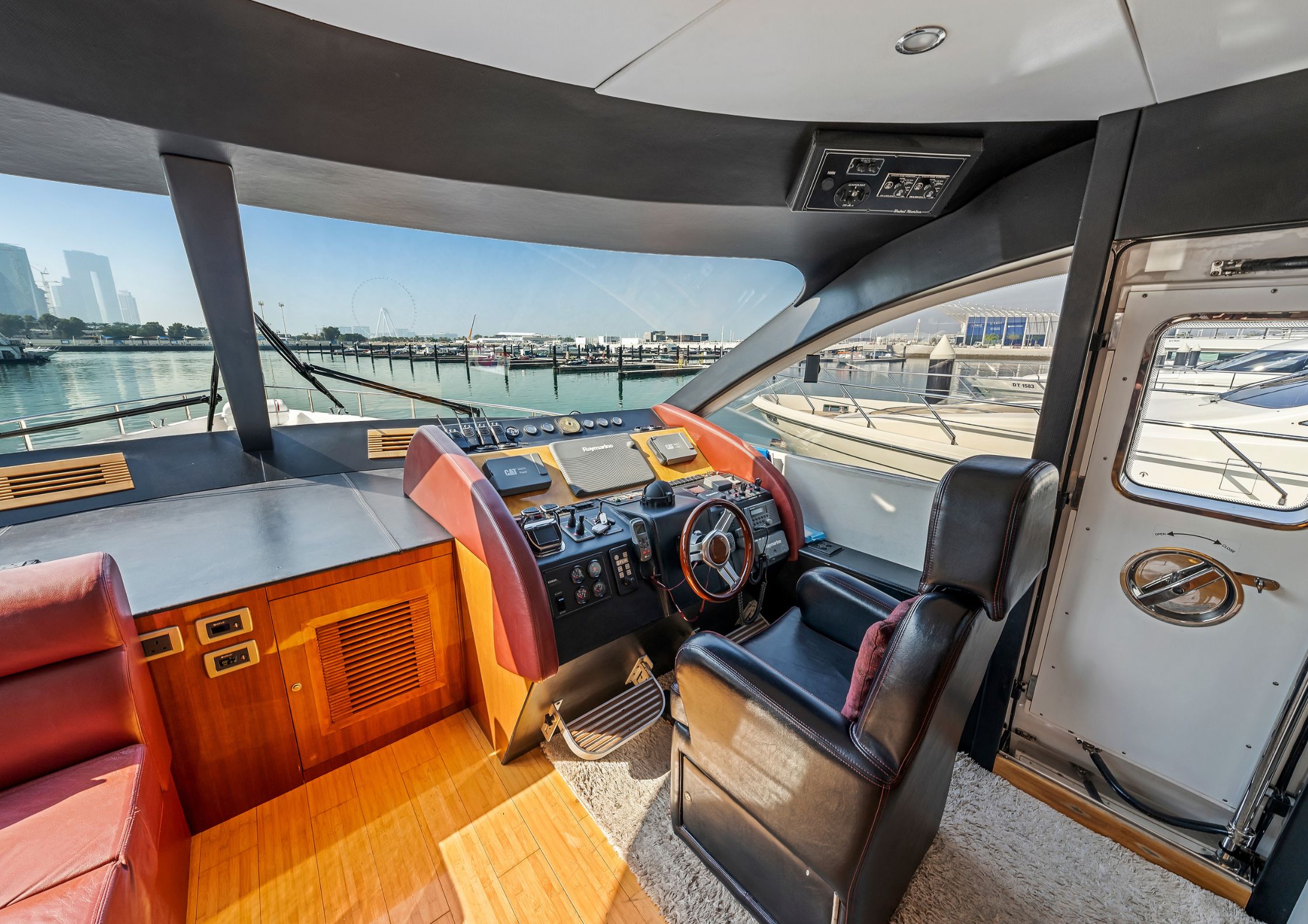 90ft yacht bedroom